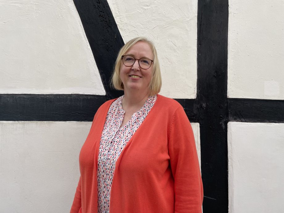 Porträtfoto von Bettina Kramer