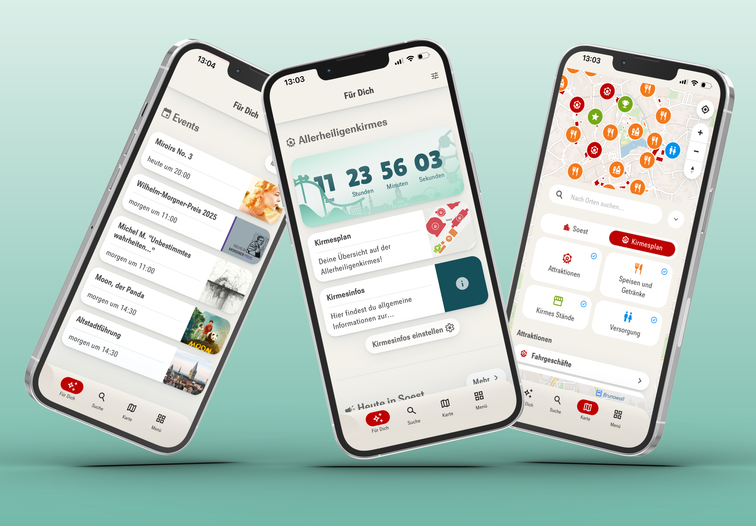 Zwei ältere Menschen, ein Mann und eine Frau, sitzen gemeinsam auf einem Sofa und sind mit voller Begeisterung in ein Videospiel vertieft.