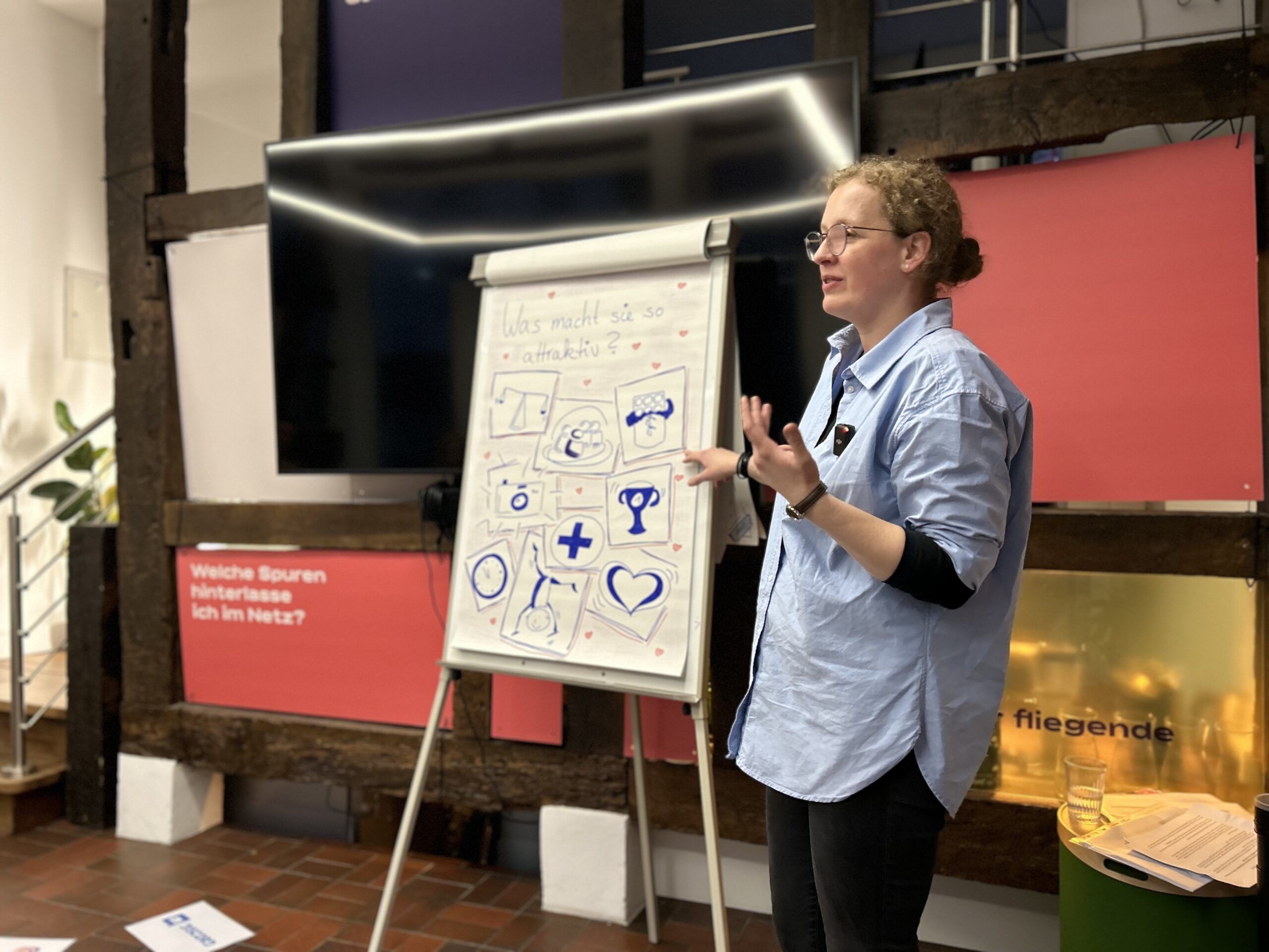 Referentin Astrid Schlüter im stadtLABOR Soest beim After Work Austausch