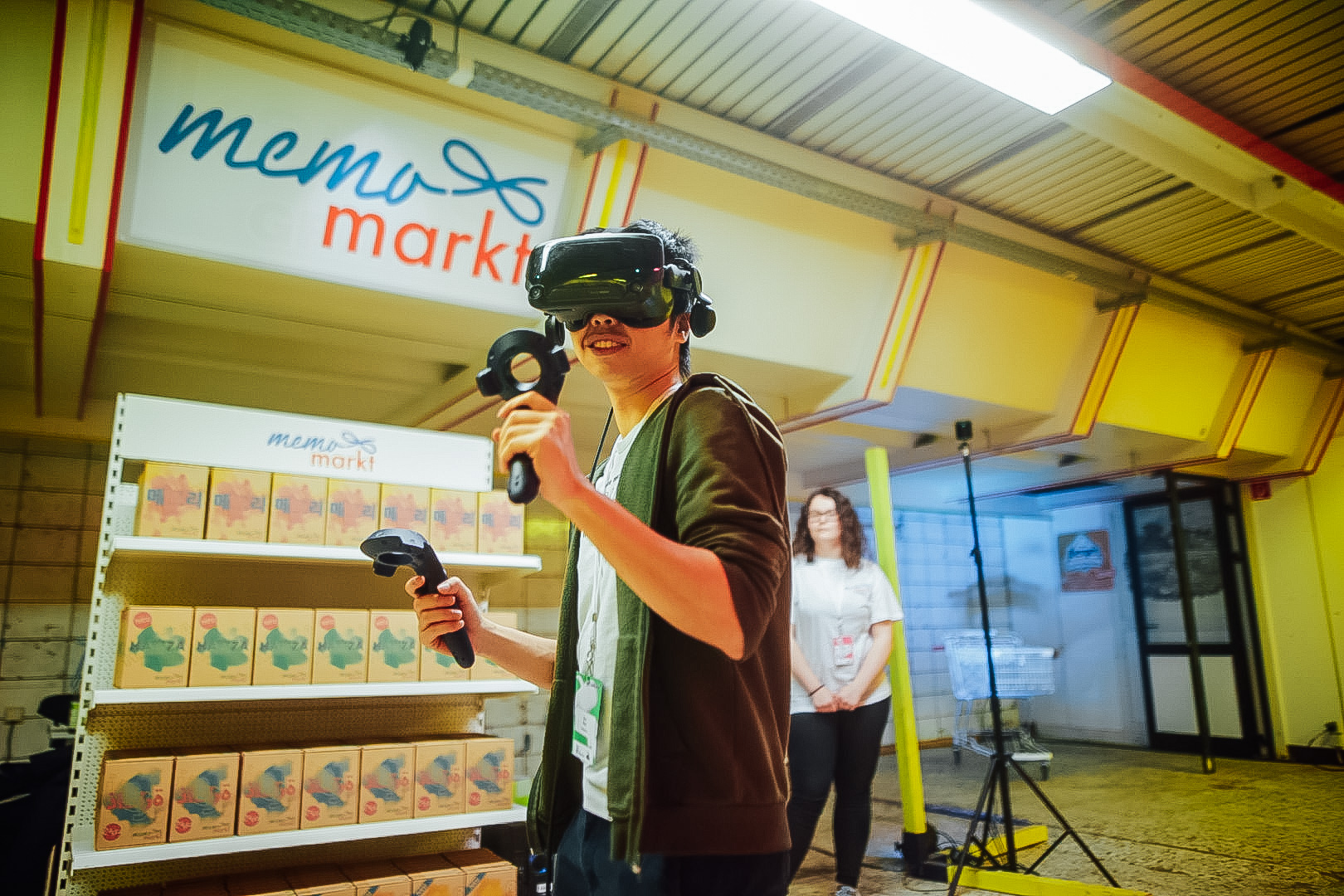 Person mit VR-Brille
