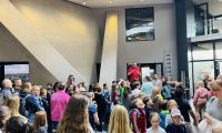 Kinder beim Ausflug in der Phänomenta Lüdenscheid