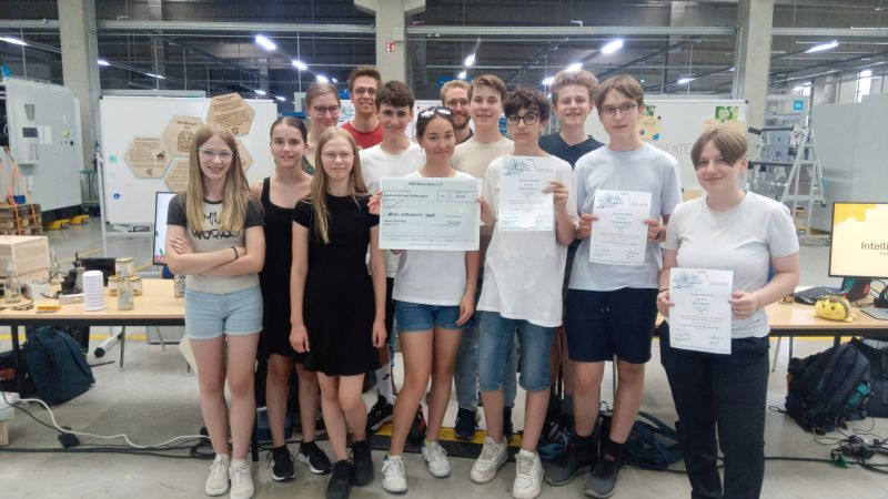 Heißes Finale in Beckum – Das Archigymnasium bei der Preisverleihung des VDE-Technikpreis