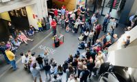 Kinder beim Ausflug in der Phänomenta Lüdenscheid